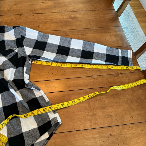 Men's SOUTHOUSE Black & White Flannel Long Sleeve Button Down Size Small - Picture 9 of 10